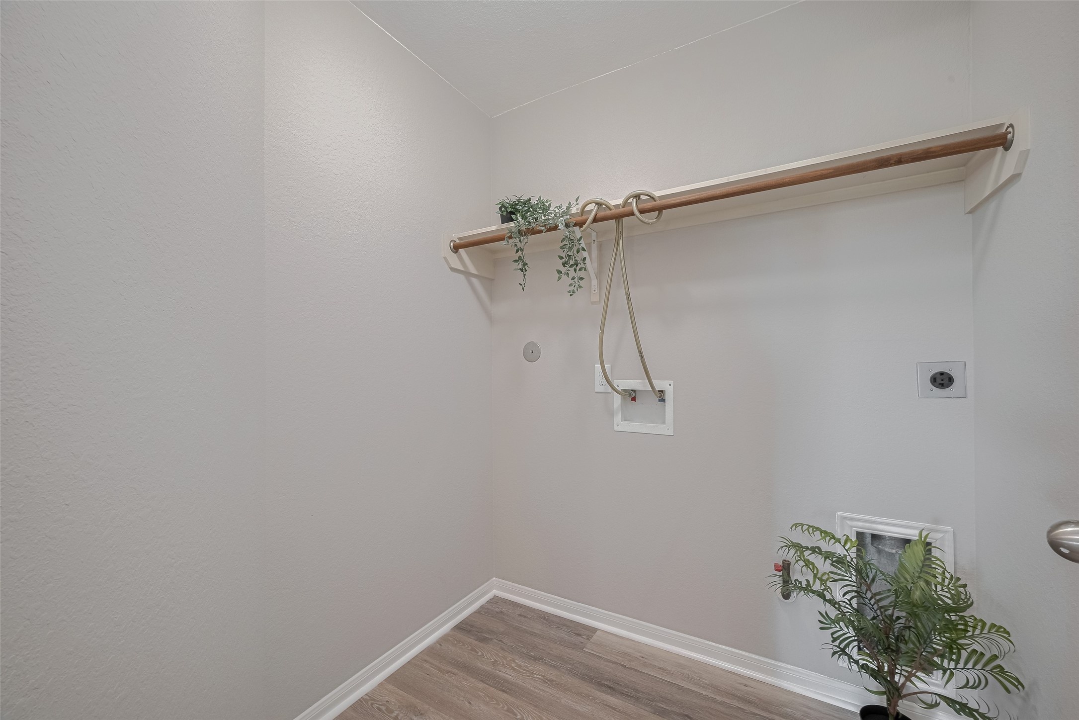 2810 Meadowbrook Lane Rosenberg, TX 77471 - Photo 15 of 39 Laundry room, on the second floor.