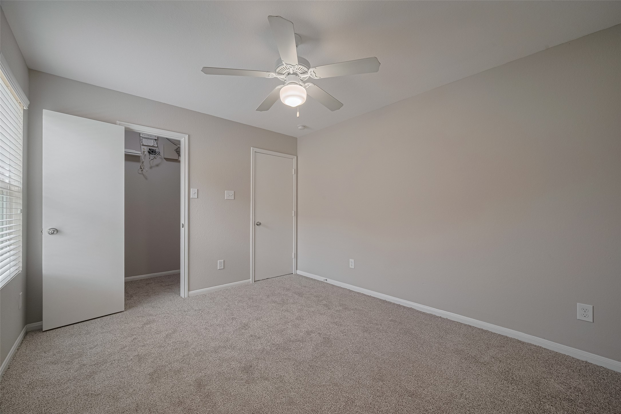 2810 Meadowbrook Lane Rosenberg, TX 77471 - Photo 20 of 39 Bedroom 3