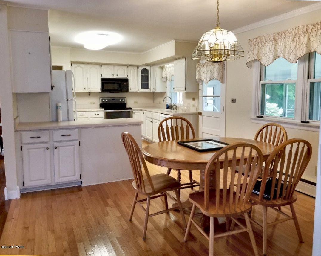 45 Peifer Road Lake Ariel, PA 18436 - Photo 8 of 28 5dining area