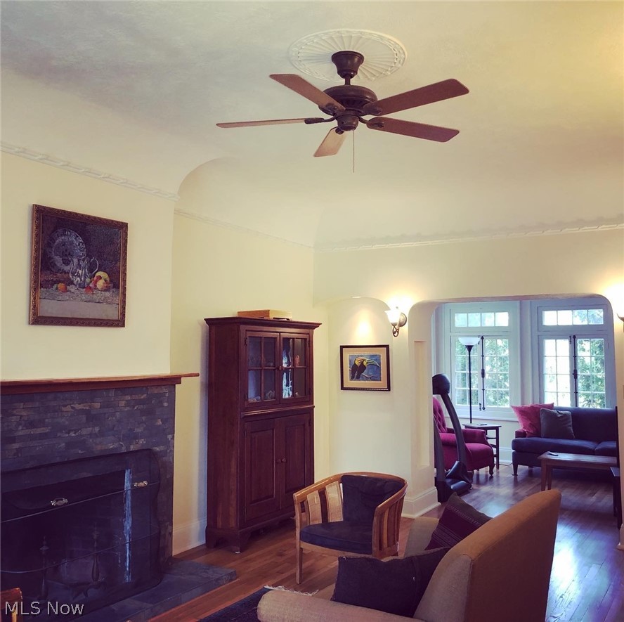 3289 Warrington Road Cleveland, OH 44120 - Photo 2 of 5 Gallery Image 2