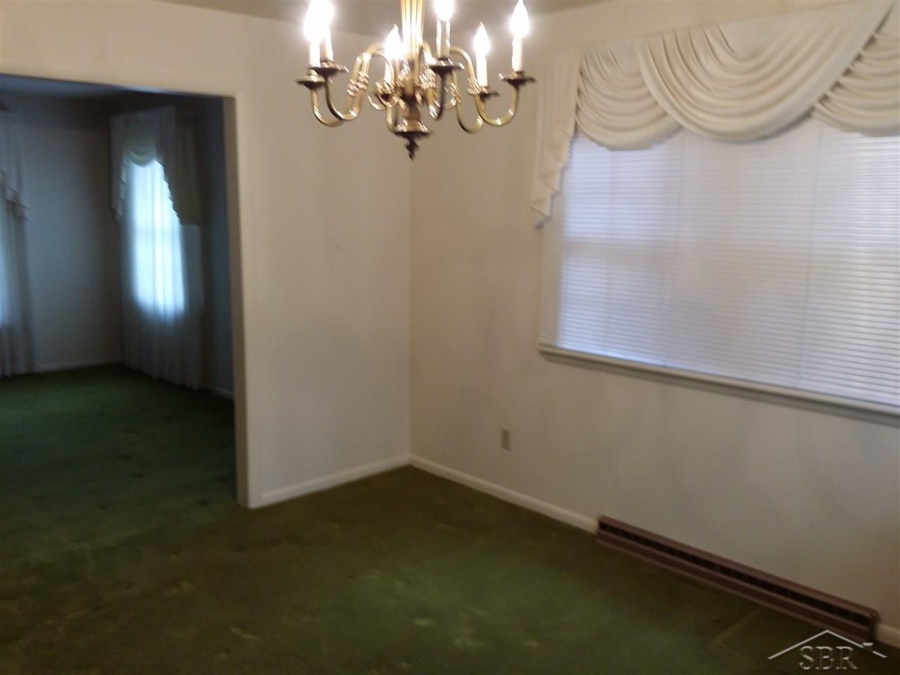 746 Stoneham Road Saginaw, MI 48638 - Photo 4 of 19 31270091-3.JPG