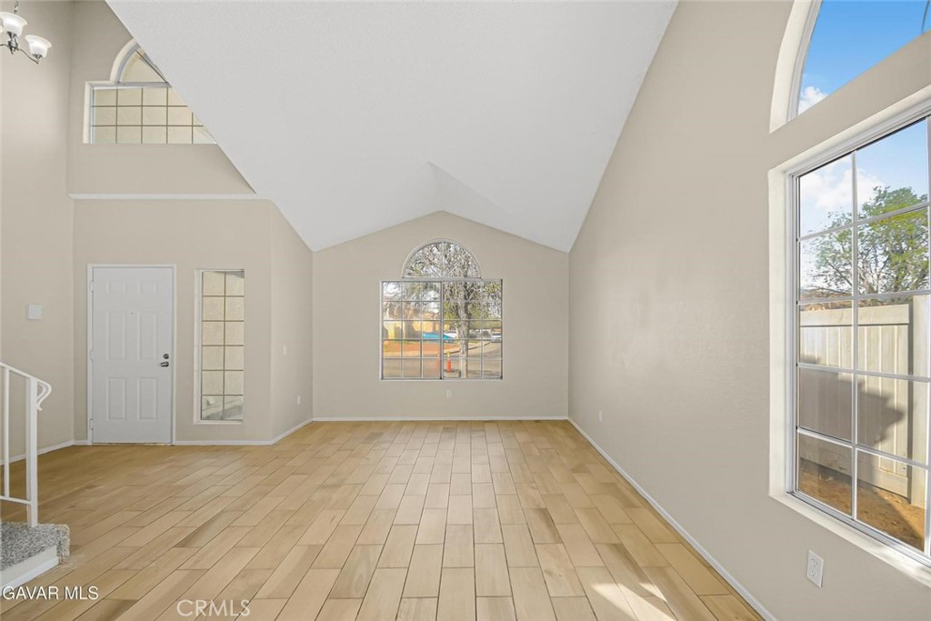 44910 12th Street East Lancaster, CA 93535 - Photo 9 of 47 a view of an empty room and window
