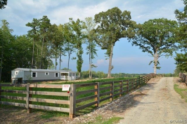 140 Sheppards Road Farmville, VA 23901 - Photo 22 of 22 a view of a garden with houses