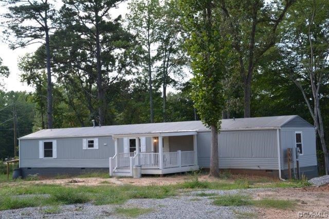 140 Sheppards Road Farmville, VA 23901 - Photo 8 of 22 a view of a house with a yard