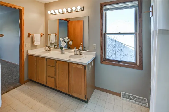 $500,000 | 305 North High Point Road, Madison, WI 53717