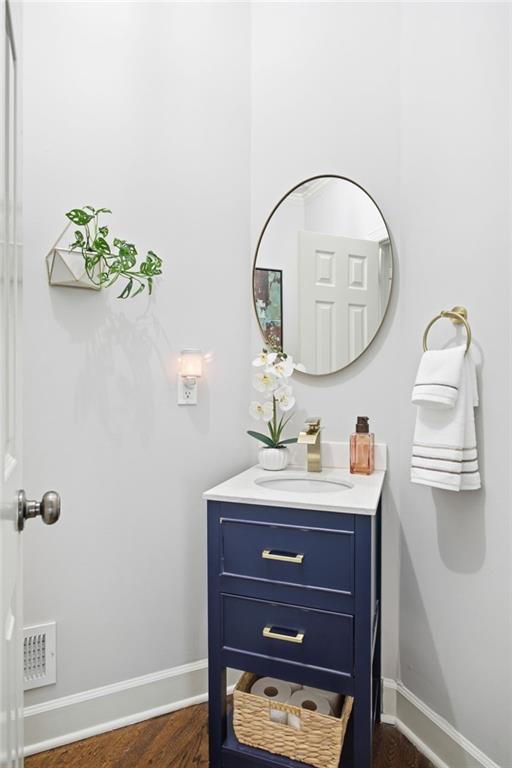 5335 Cottage Farm Road Johns Creek, GA 30022 - Photo 19 of 60 a room with a table mirror and a table