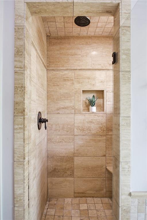 5335 Cottage Farm Road Johns Creek, GA 30022 - Photo 25 of 60 a bathroom with a shower