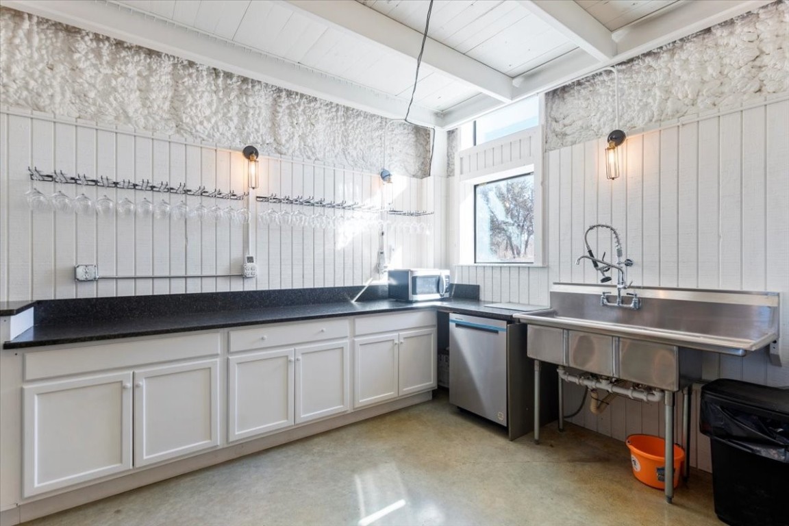 272 Rocky Road Hye, TX 78635 - Photo 17 of 40