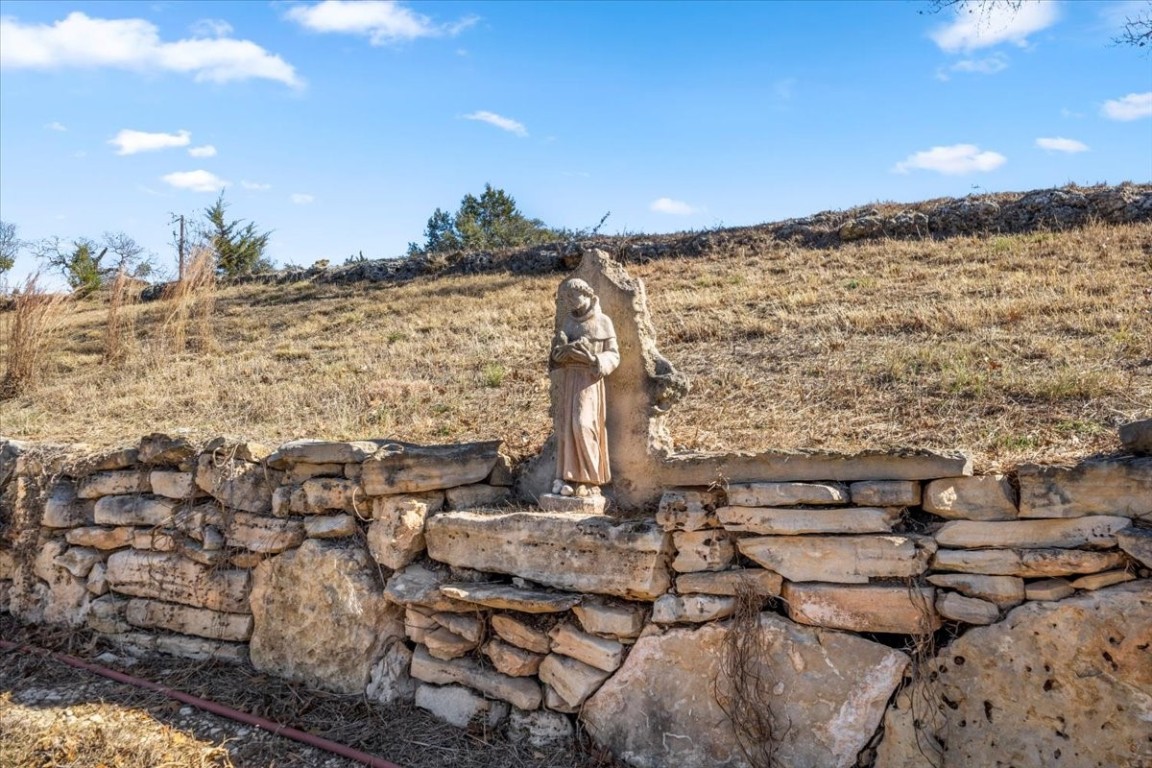 272 Rocky Road Hye, TX 78635 - Photo 33 of 40