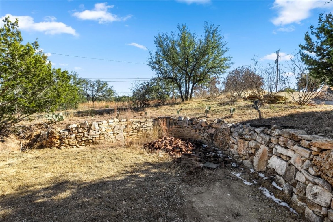 272 Rocky Road Hye, TX 78635 - Photo 6 of 40