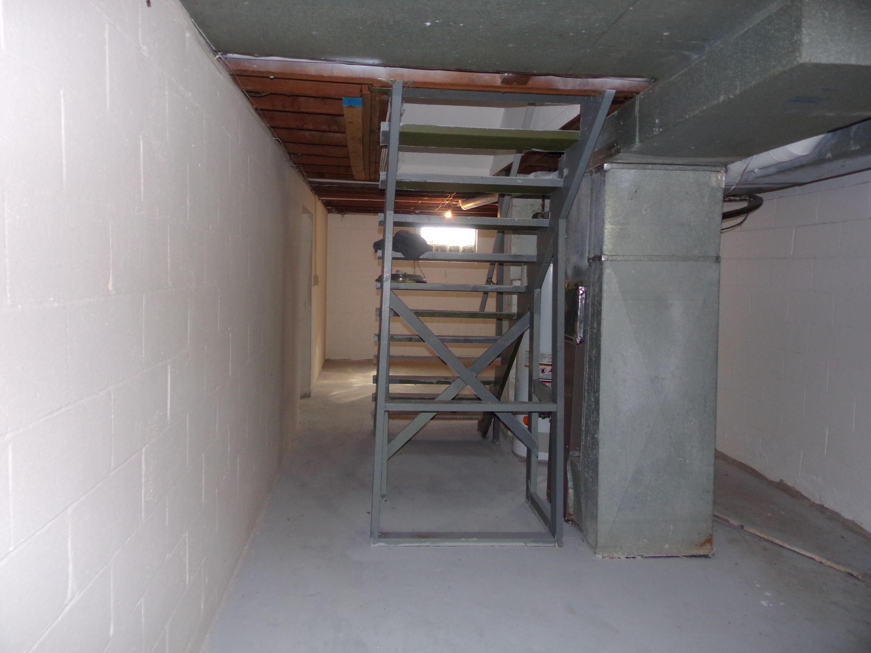 2233 Ferris Road Columbus, OH 43224 - Photo 16 of 25