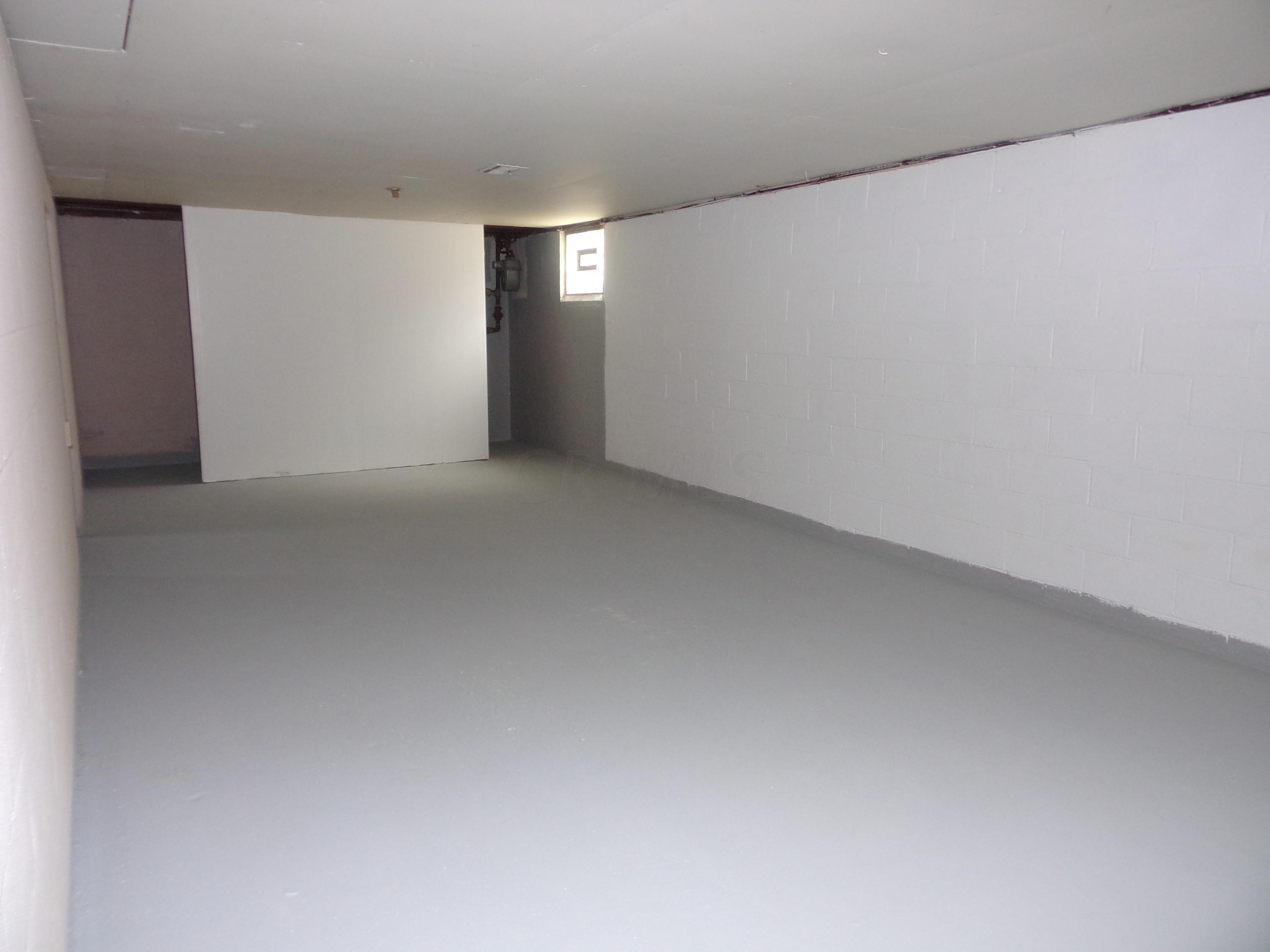2233 Ferris Road Columbus, OH 43224 - Photo 20 of 25