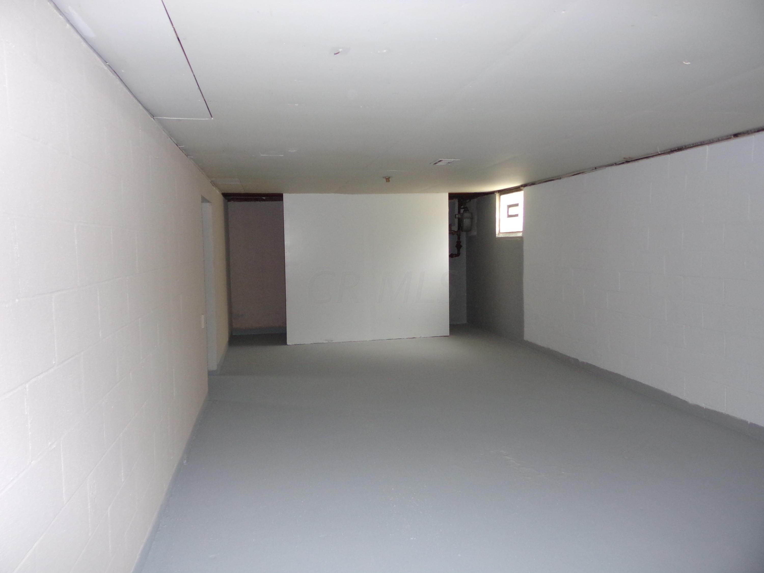2233 Ferris Road Columbus, OH 43224 - Photo 22 of 25