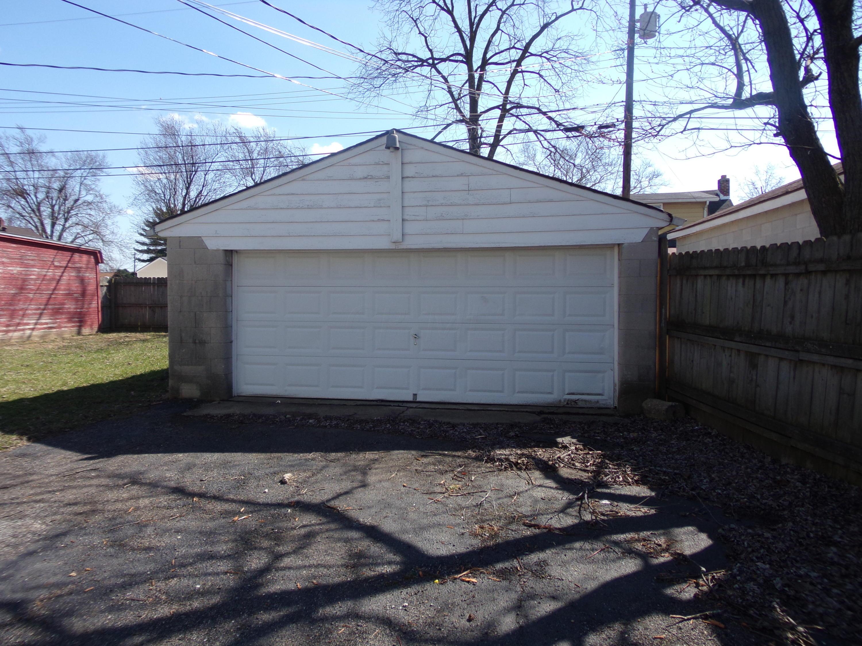 2233 Ferris Road Columbus, OH 43224 - Photo 23 of 25