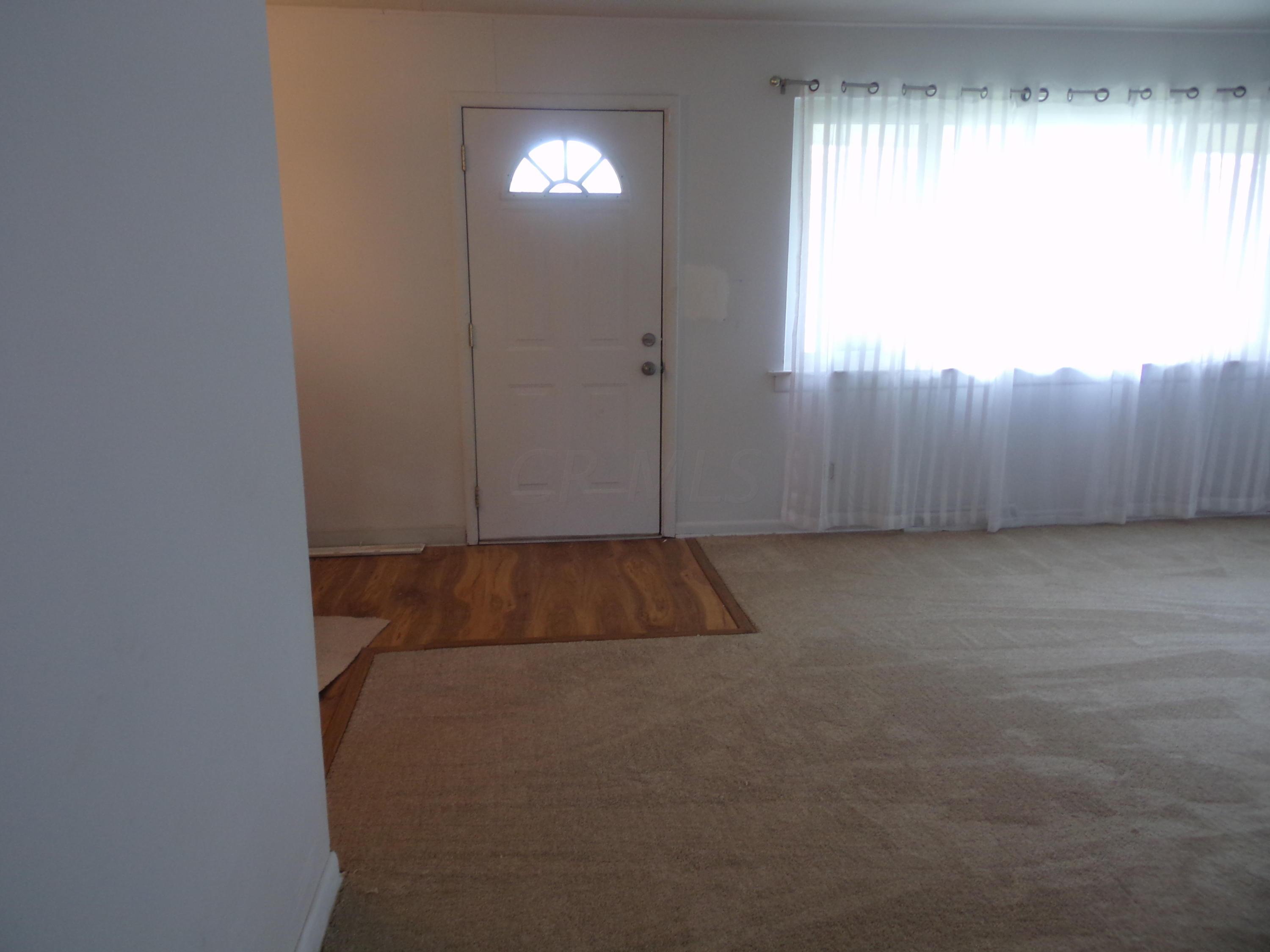 2233 Ferris Road Columbus, OH 43224 - Photo 7 of 25