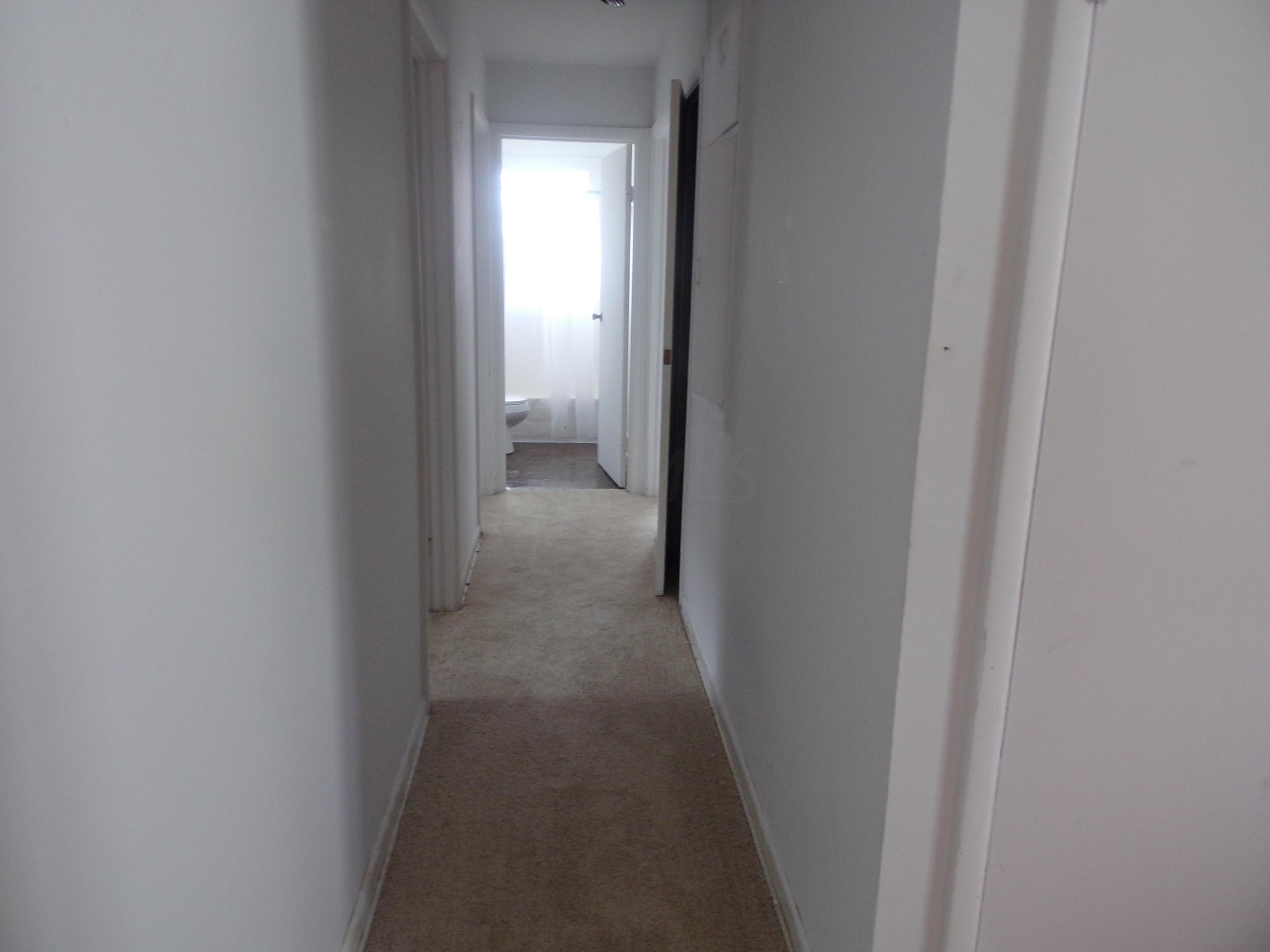 2233 Ferris Road Columbus, OH 43224 - Photo 8 of 25