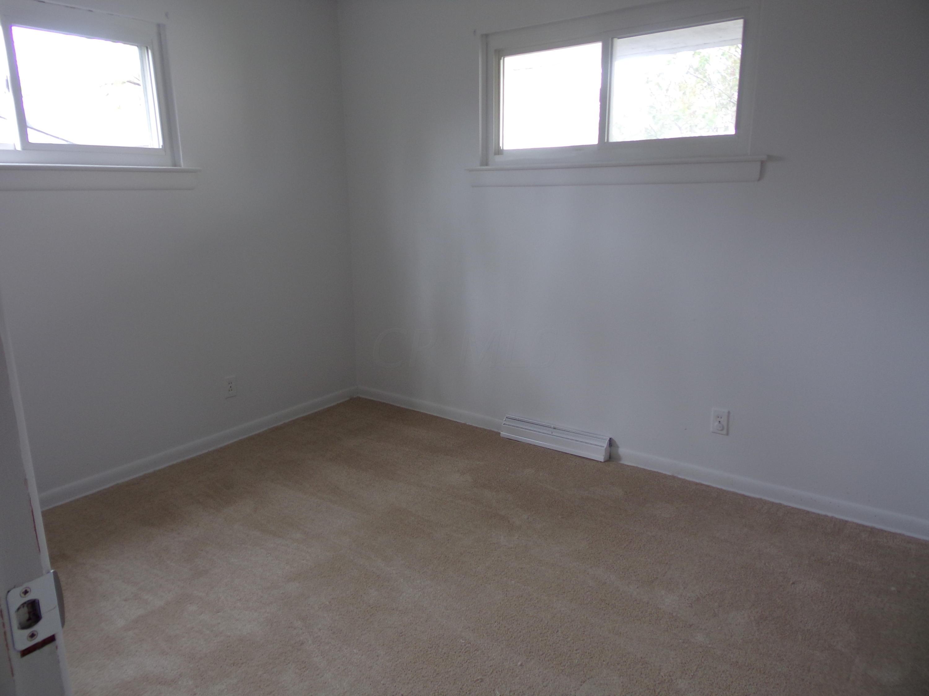 2233 Ferris Road Columbus, OH 43224 - Photo 10 of 25