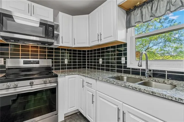 $260,000 | 904 East Golf Hill Drive, Excelsior Springs, MO 64024