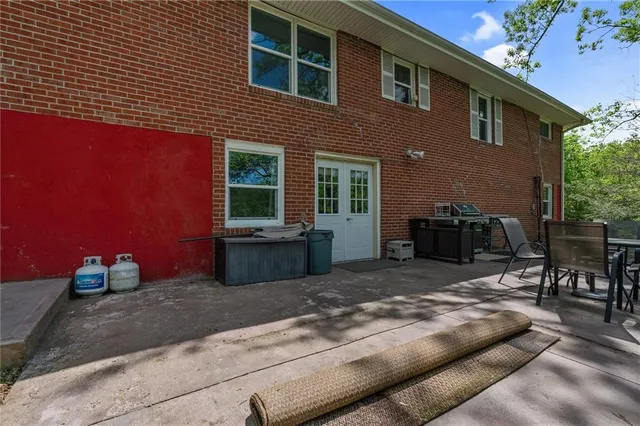 $260,000 | 904 East Golf Hill Drive, Excelsior Springs, MO 64024