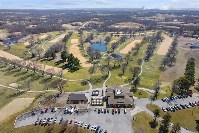 $260,000 | 904 East Golf Hill Drive, Excelsior Springs, MO 64024