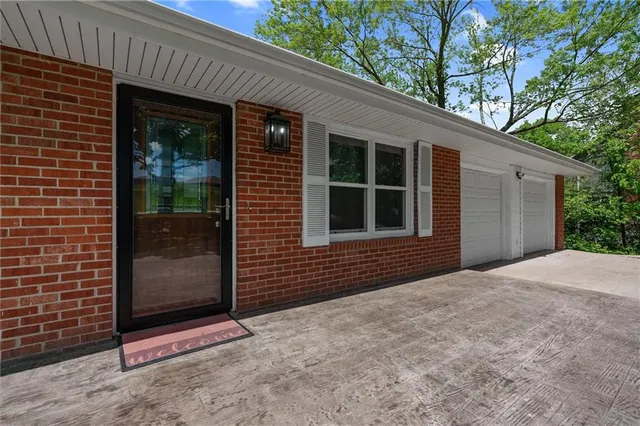 $260,000 | 904 East Golf Hill Drive, Excelsior Springs, MO 64024