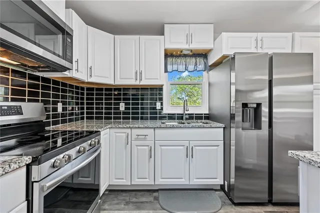 $260,000 | 904 East Golf Hill Drive, Excelsior Springs, MO 64024