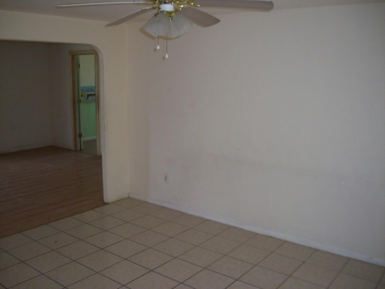 5902 West Granada Road Phoenix, AZ 85035 - Photo 2 of 5 Living Room
