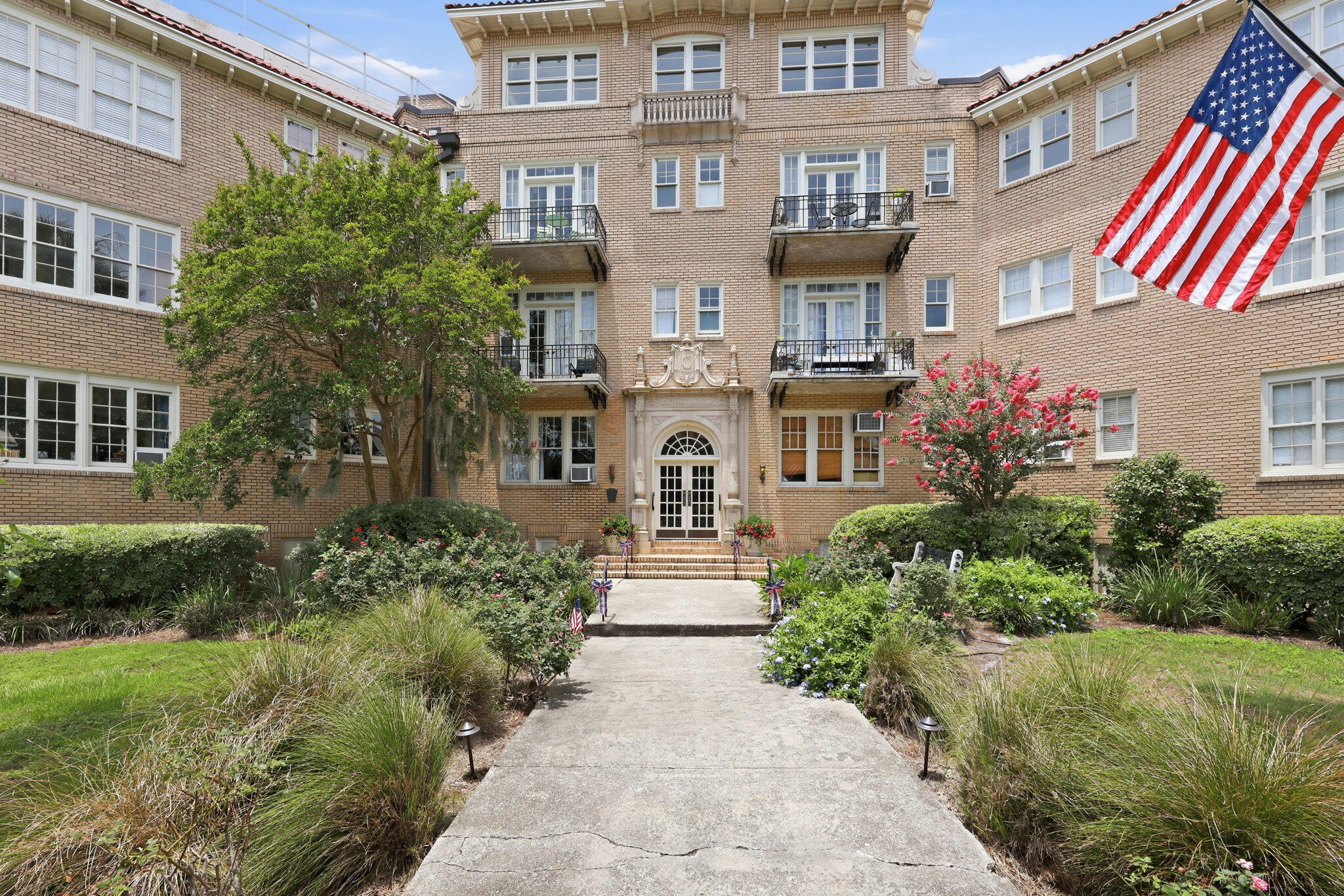 63 Rutledge Avenue, Unit 26 Charleston, SC 29401 - Photo 2 of 33 Front