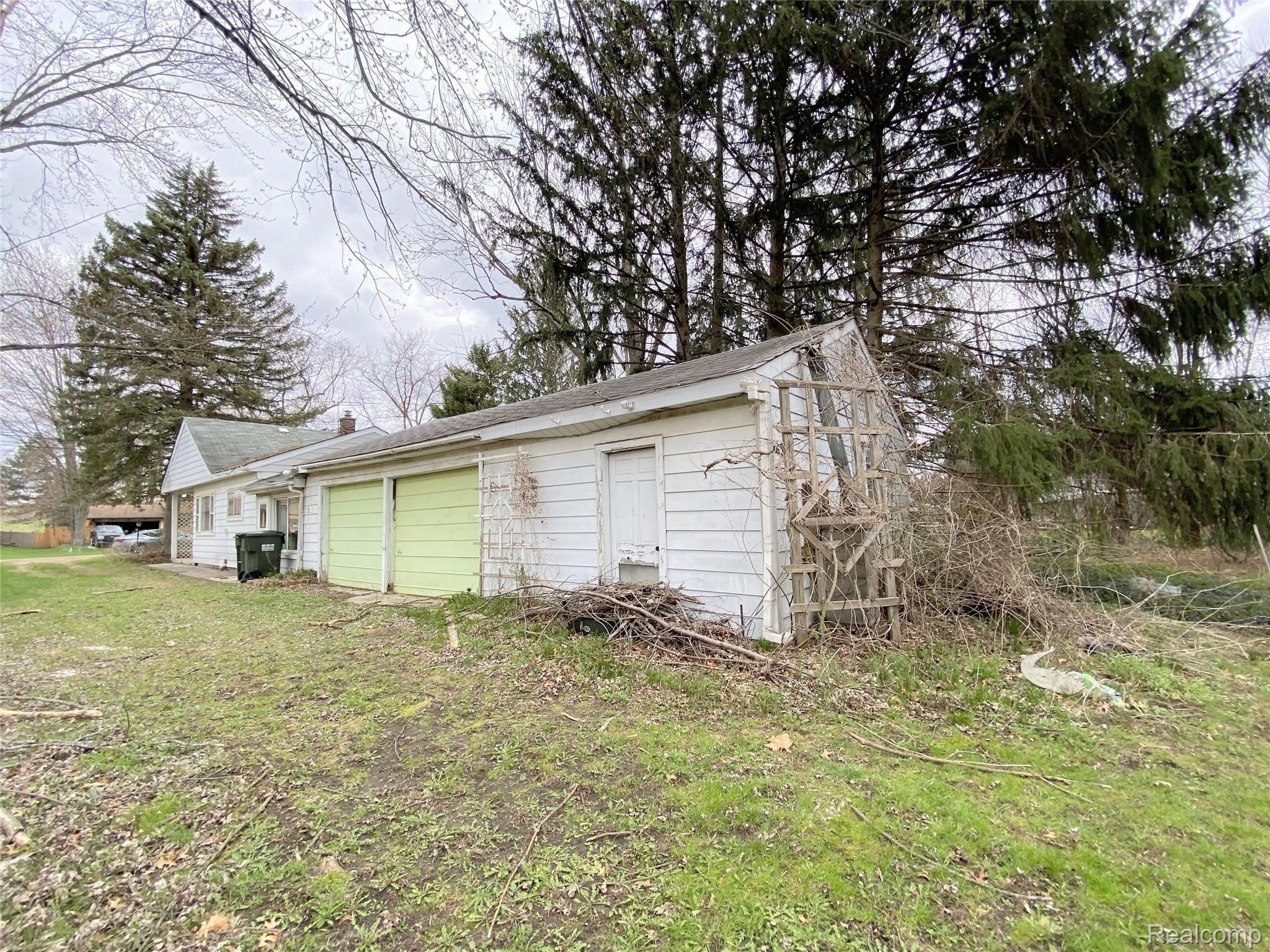 1511 Parke Street Rochester, MI 48307 - Photo 36 of 39 AD6C8843-6F6D-4252-8DC4-D60F445E03F2.jpg