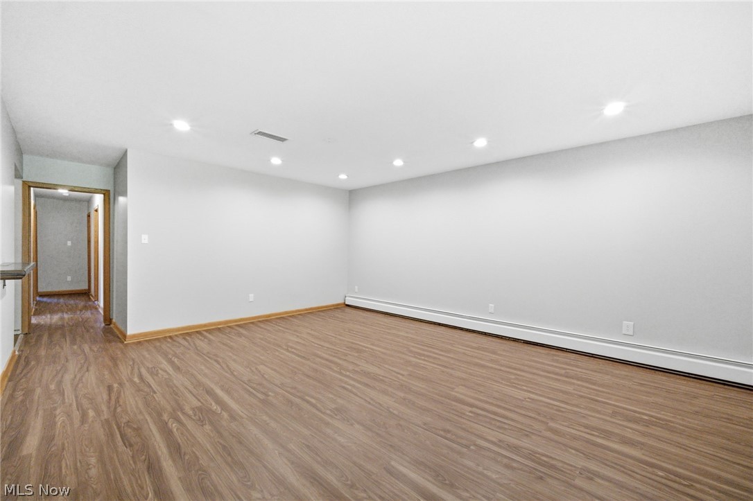 1097 Oak Tree Road Akron, OH 44320 - Photo 5 of 32 Gallery Image 5