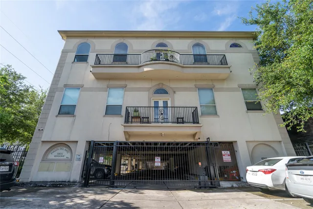 $1,500 | 5801 Winsome Lane, Unit 303, Houston, TX 77057