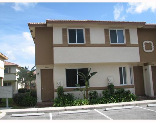 1928 Hibiscus Lane, Unit 159 Riviera Beach, FL 33404 - Photo 1 of 2 Primary Photo