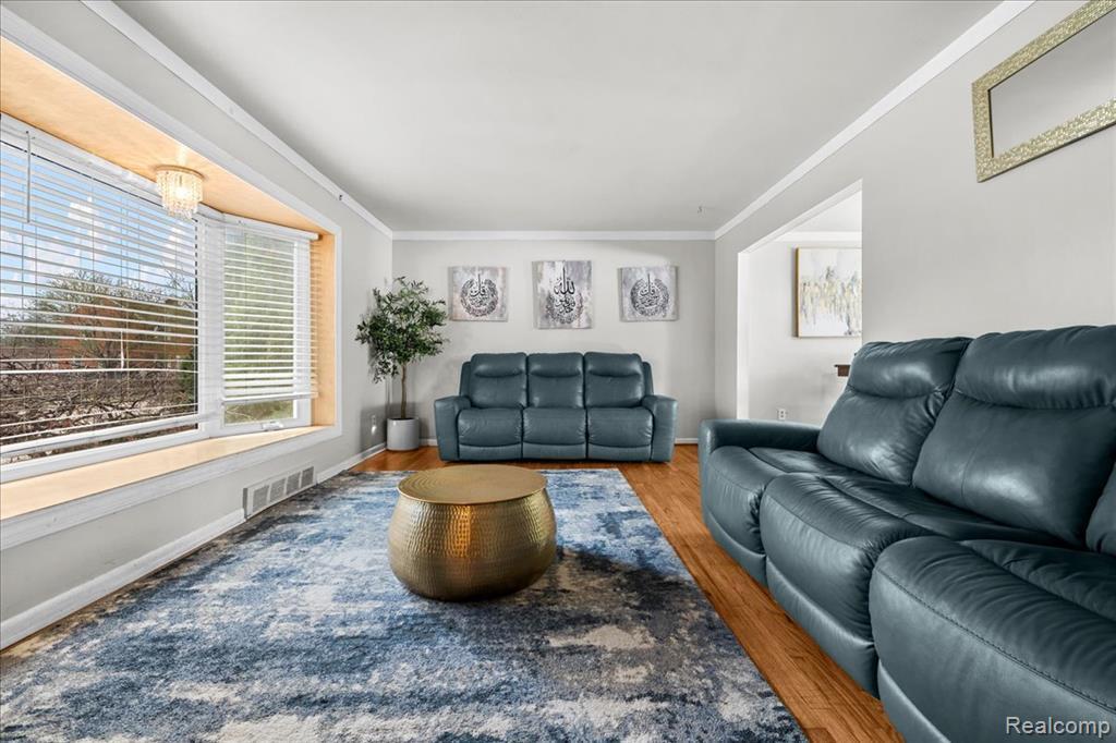 6716 Rosedale Boulevard Allen Park, MI 48101 - Photo 5 of 31 GetMedia-4