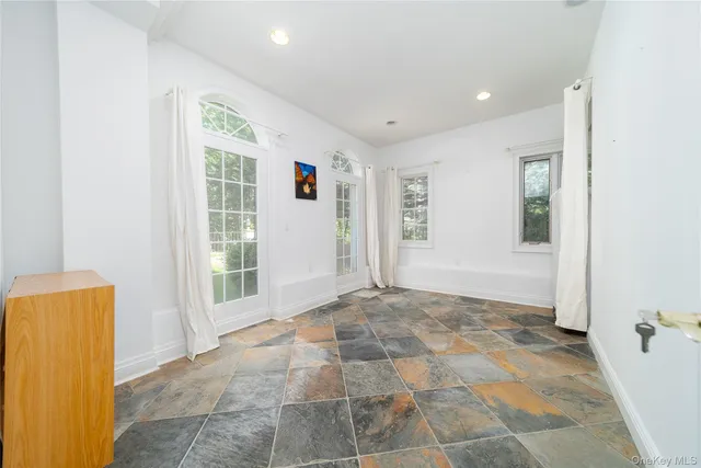 $3,895,000 | 87 Arleigh Road, Great Neck, NY 11021