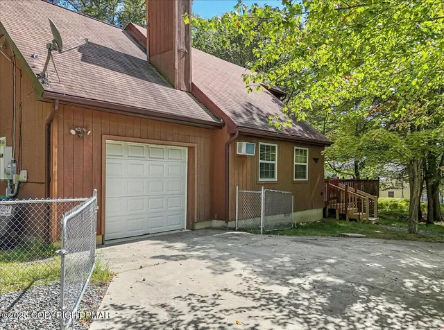 $269,000 | 153 Segatti Circle, Bushkill, PA 18324