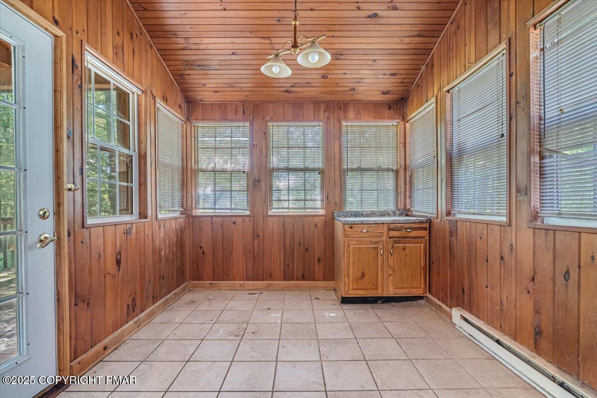 153 Segatti Circle Bushkill, PA 18324 - Photo 22 of 39 25-DSC_5556