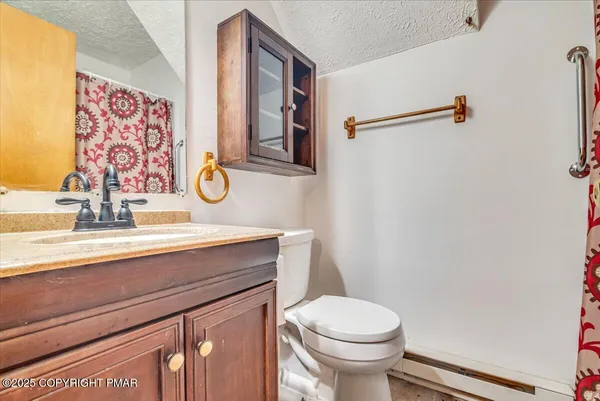 $269,000 | 153 Segatti Circle, Bushkill, PA 18324