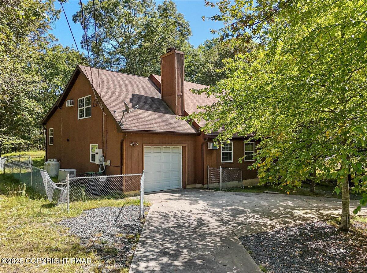 153 Segatti Circle Bushkill, PA 18324 - Photo 3 of 39 02-Photo Sep 12 2025, 1 15 23 PM