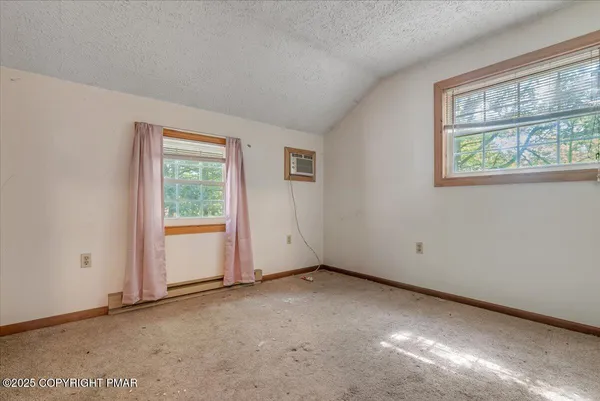 $269,000 | 153 Segatti Circle, Bushkill, PA 18324