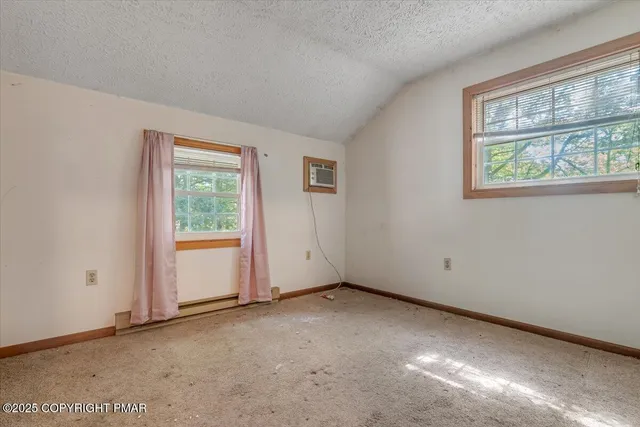 $269,000 | 153 Segatti Circle, Bushkill, PA 18324