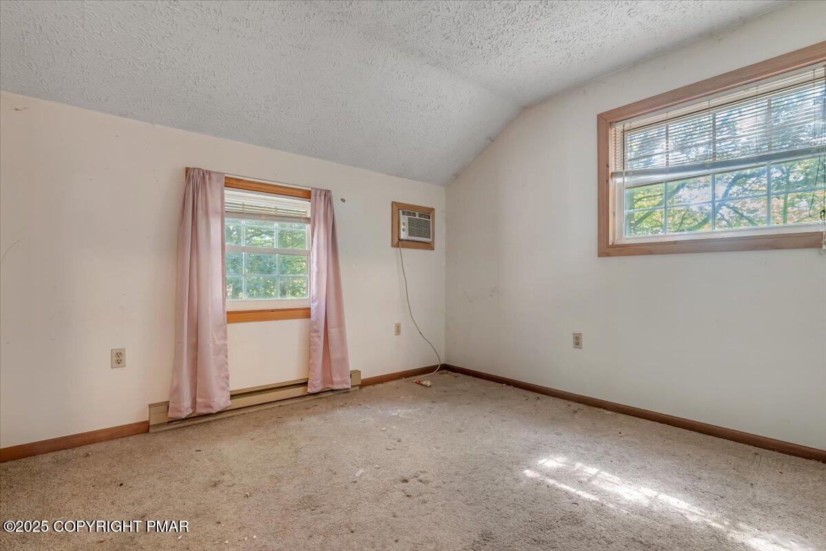 153 Segatti Circle Bushkill, PA 18324 - Photo 33 of 39 47-DSC_5571