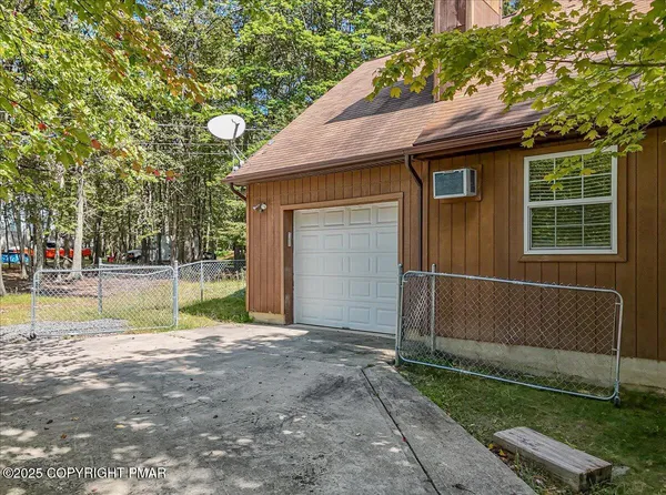 $269,000 | 153 Segatti Circle, Bushkill, PA 18324