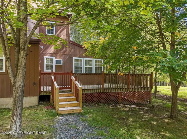 $269,000 | 153 Segatti Circle, Bushkill, PA 18324