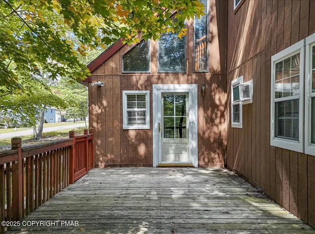 $269,000 | 153 Segatti Circle, Bushkill, PA 18324