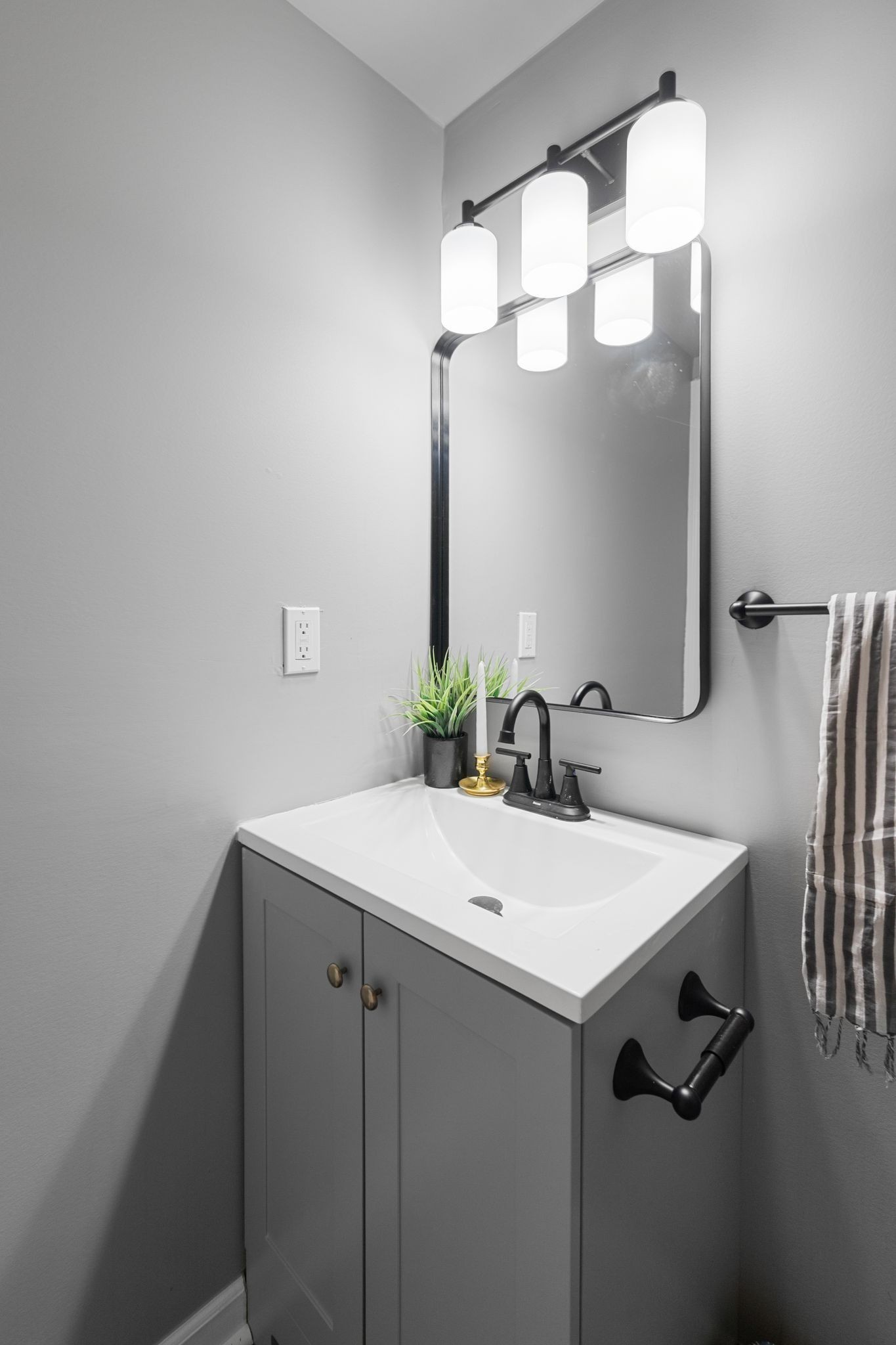 544 Stones River Road La Vergne, TN 37086 - Photo 15 of 26 a bathroom with a sink and a mirror