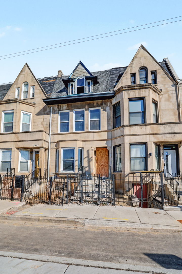 3549 South Indiana Avenue Chicago, IL 60653 - Photo 2 of 29
