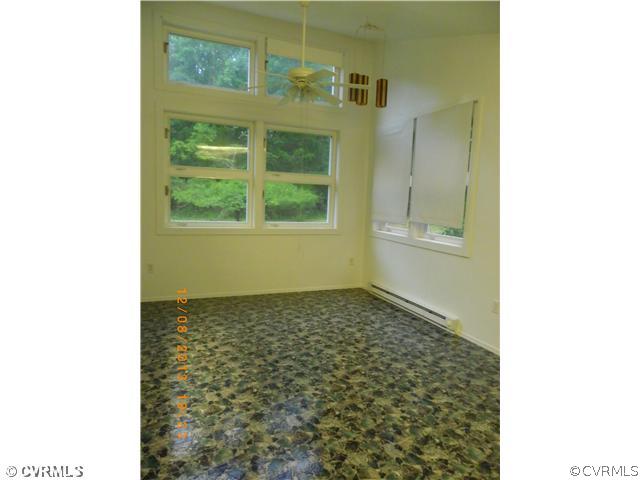 1025 Pothole Road Manakin-Sabot, VA 23103 - Photo 3 of 8 a view of a bathroom