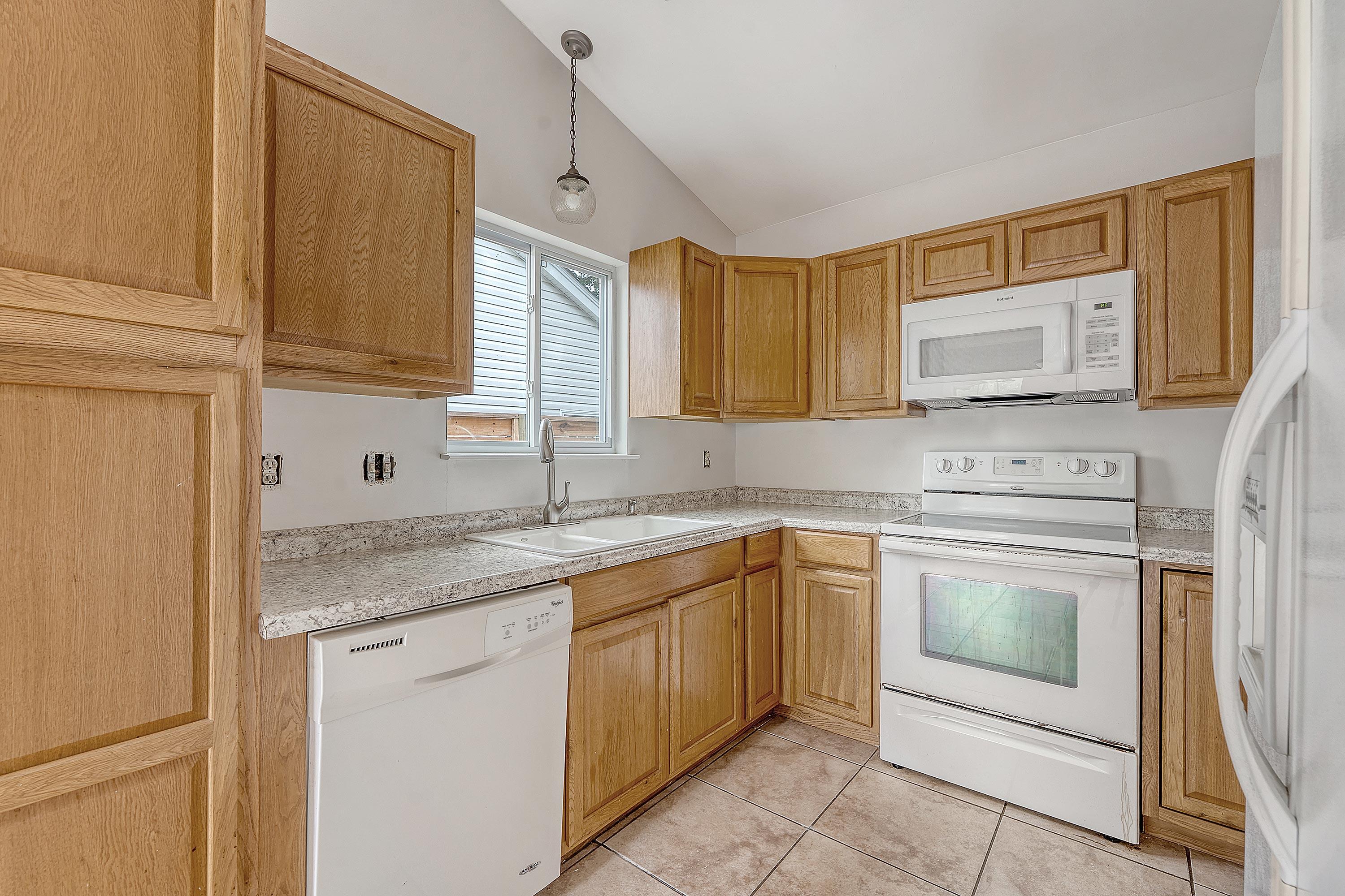 315 Indigo Road Goose Creek, SC 29445 - Photo 12 of 26 DSC07661_18-copy