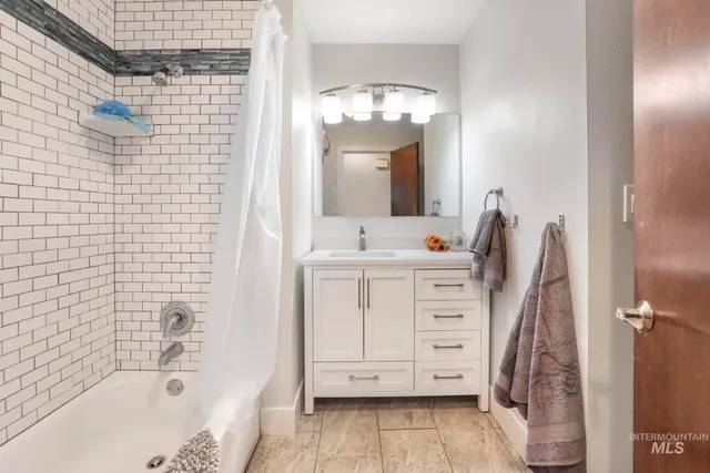 $585,000 | 2251 East 1775 South, Gooding, ID 83330