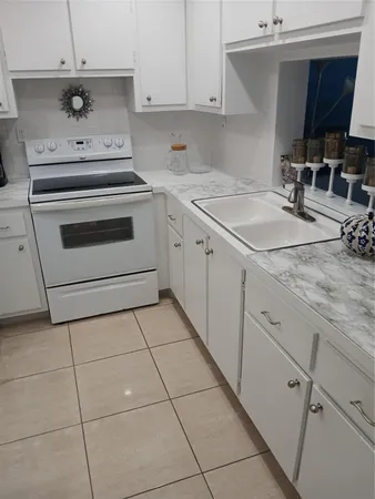 $2,300 | 1893 South Ocean Drive, Unit 709, Hallandale Beach, FL 33009